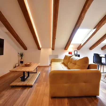 Lejlighed Brand New Centre 2 *