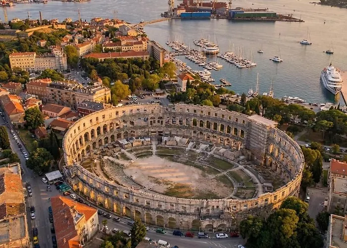 Brand New Centre 2 * Pula