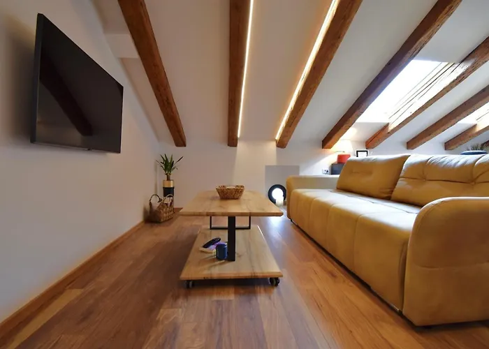 Brand New Centre 2 * Pula